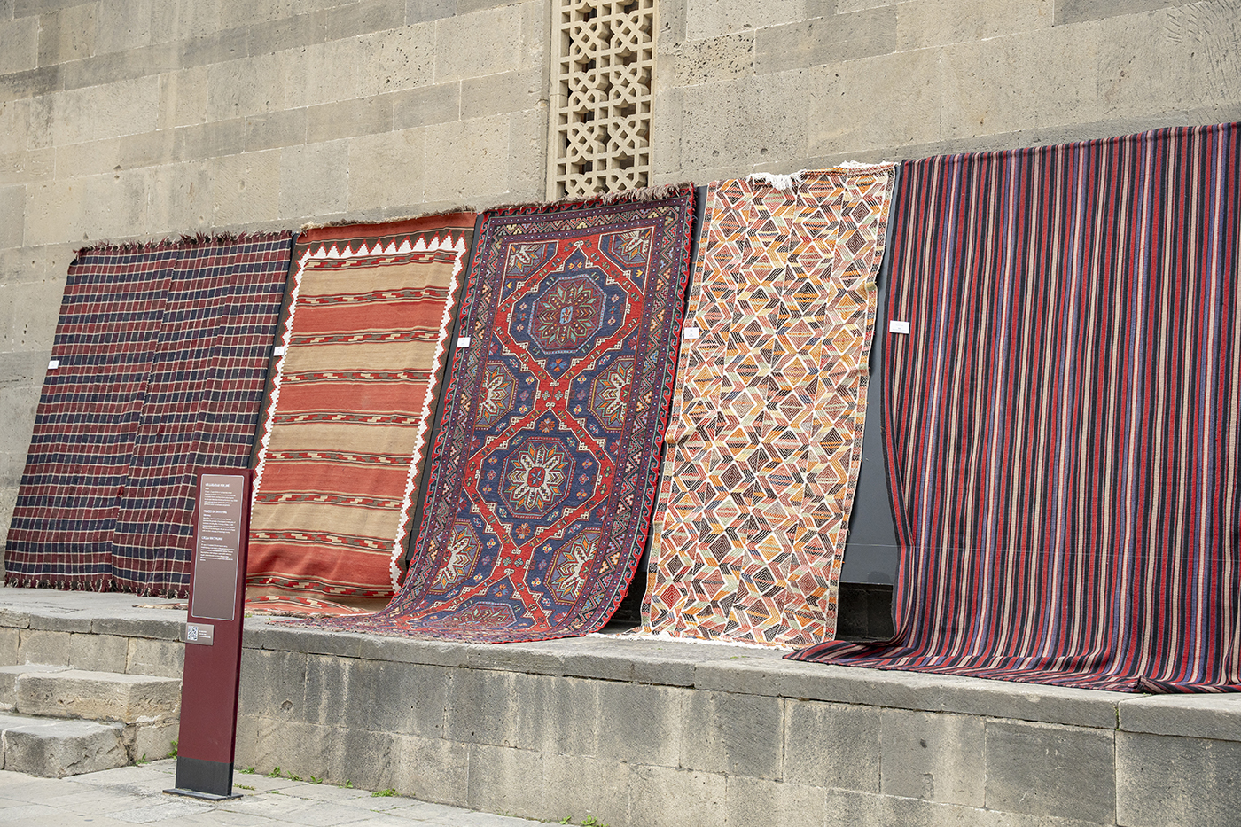 Pileless Carpets